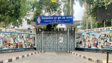 Photo of ভিকারুননিসায় ওড়না পরাদের বের করে দেওয়ায় ক্ষোভ